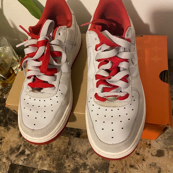 Air Force 1 - Picture 3 of 5